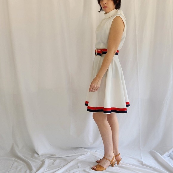 70s White Minidress‎ - Picture 2 of 4